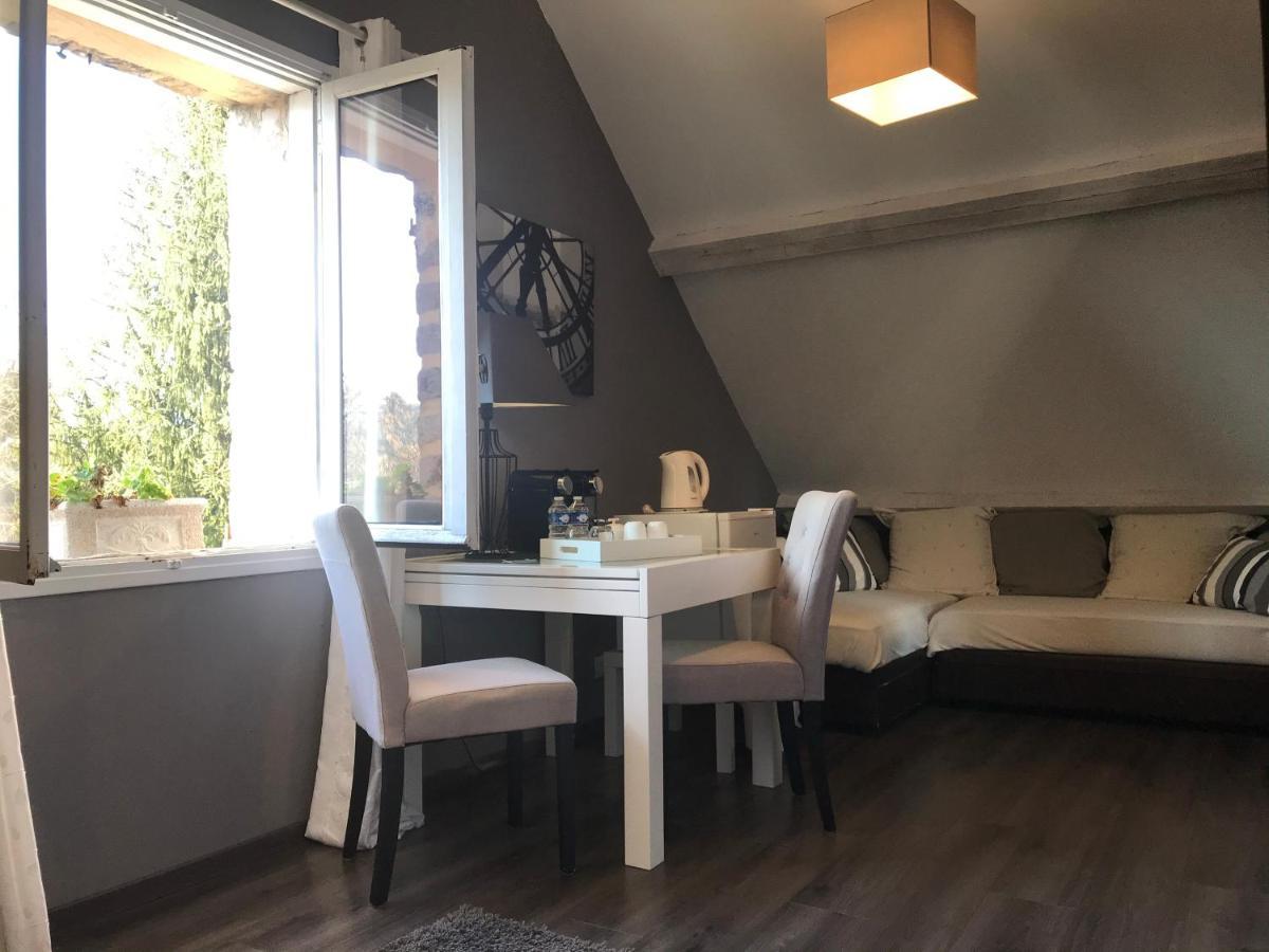 Chambres D'Hotes Des Demoiselles Ville-Saint-Jacques Esterno foto