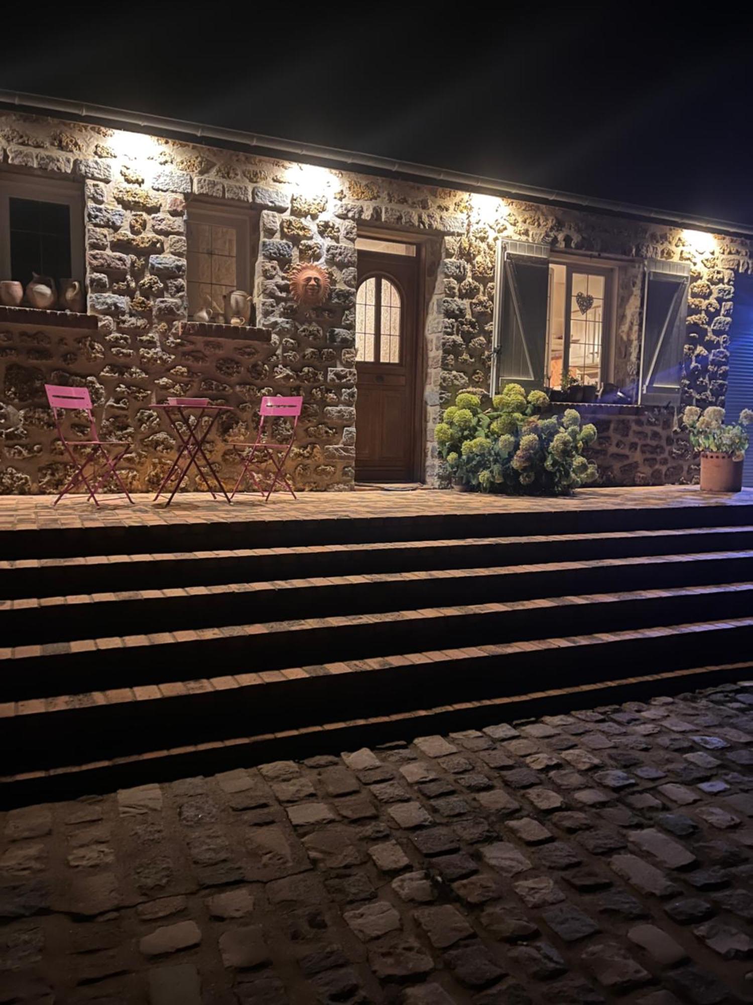 Chambres D'Hotes Des Demoiselles Ville-Saint-Jacques Esterno foto
