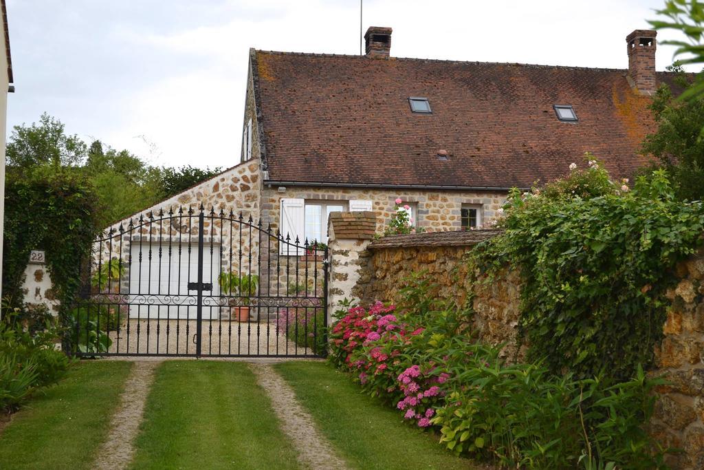Chambres D'Hotes Des Demoiselles Ville-Saint-Jacques Esterno foto